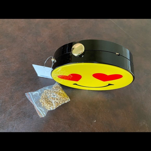 New emoji clutch heart eyes purse - Picture 5 of 6